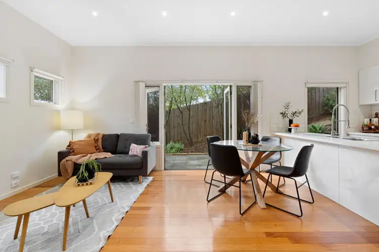 Main view of Homely unit listing, 2/16 Boulton Court, Greensborough VIC 3088