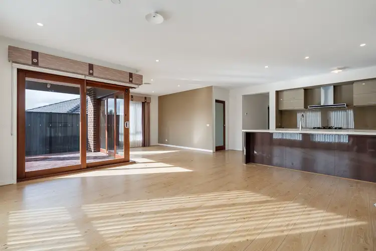 Fifth view of Homely house listing, 6 Viewmont Avenue, Craigieburn VIC 3064