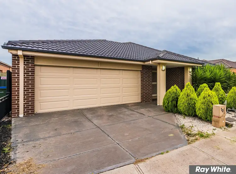 Second view of Homely house listing, 10 Kalara Court, Tarneit VIC 3029