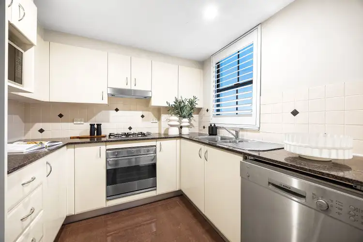 Third view of Homely apartment listing, 2/7-17 William Street, North Sydney NSW 2060