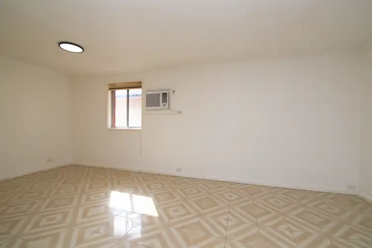 28 Binalong Avenue, Georges Hall NSW 2198