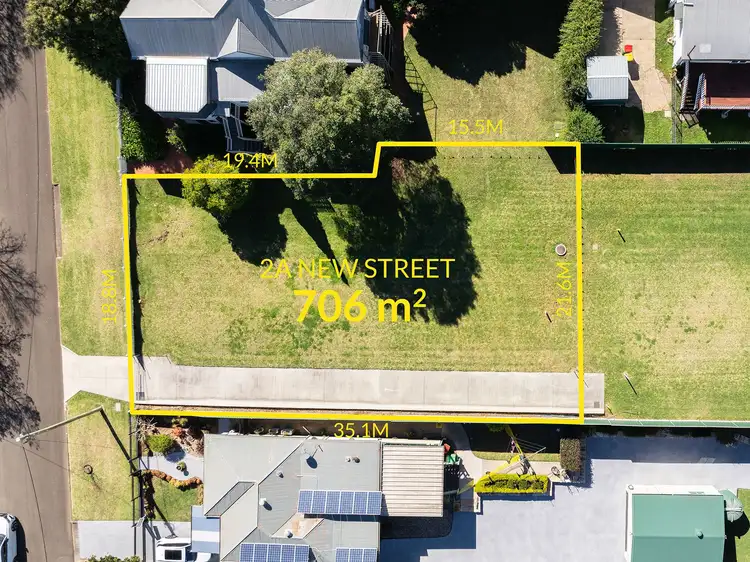 2A New Street, Mount Lofty QLD 4350