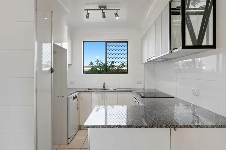 Fifth view of Homely unit listing, 1/52 Oceanic Drive, Mermaid Waters QLD 4218