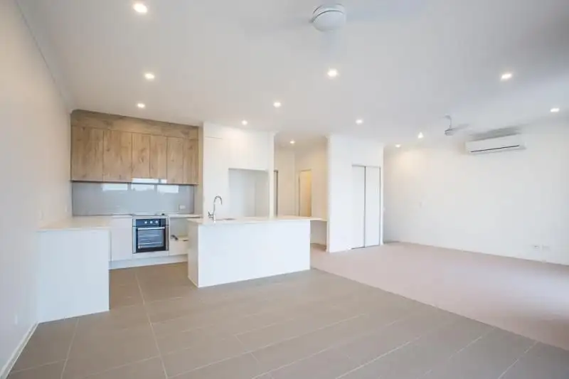 Main view of Homely townhouse listing, 81/3028 The Boulevard, Carrara QLD 4211