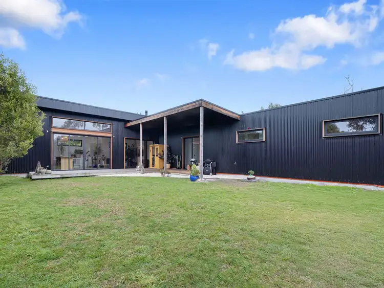 3 Roscrea Crescent, Walkerville VIC 3956