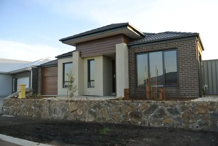 9 Farrow Place, Maddingley VIC 3340
