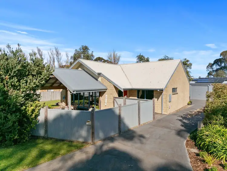 6 Evan Place, Inverloch VIC 3996