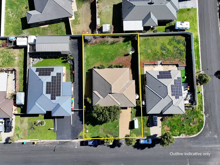 26 Blaxland Street, Parkes NSW 2870