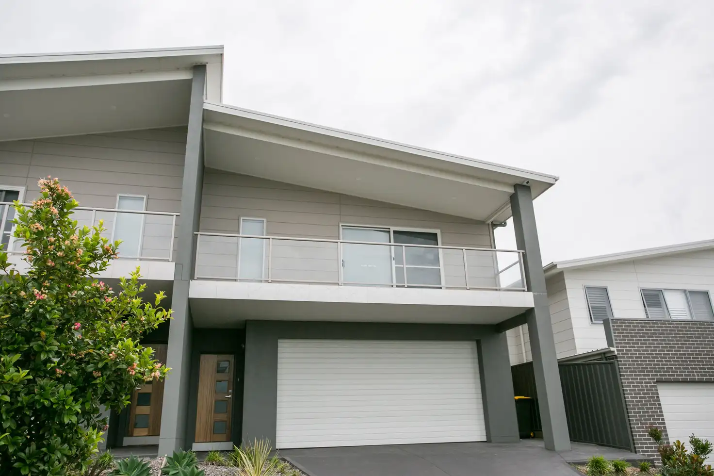 Main view of Homely semi-detached listing, 2/21 Elizabeth Circuit, Flinders NSW 2529