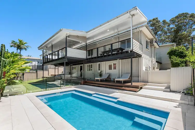132 Seventeen Mile Rocks Road, Oxley QLD 4075