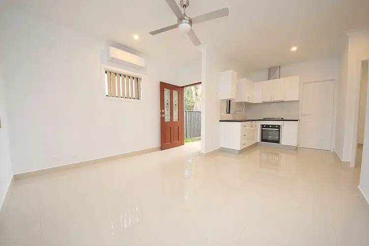 18A Defoe Street