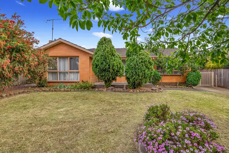 2 Lorraine Place, Bacchus Marsh VIC 3340