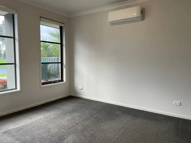 Fifth view of Homely house listing, 4 Jetstream Drive, Mernda VIC 3754