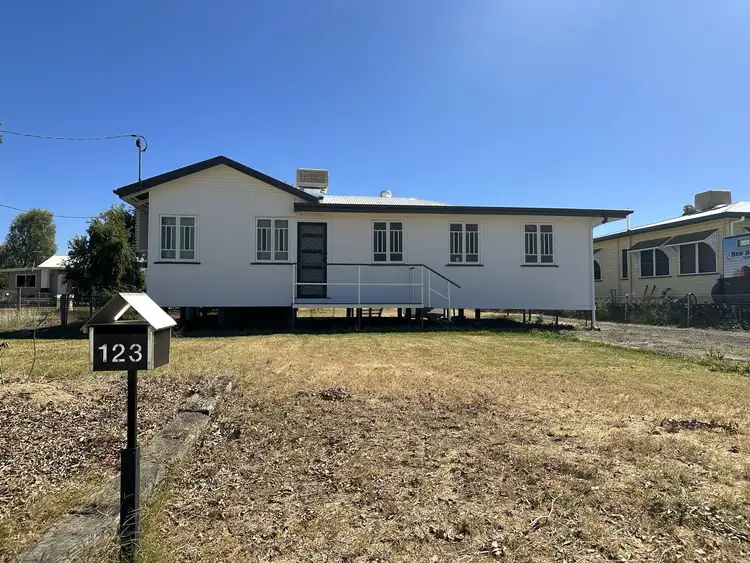 123 Falcon Street, Longreach QLD 4730