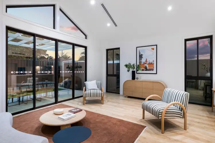 11 Gulfview Parade, Valley View SA 5093