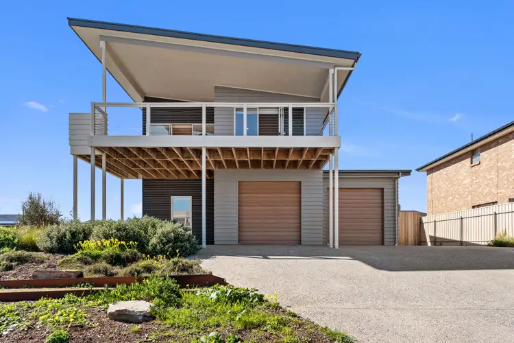 27 Seascape View