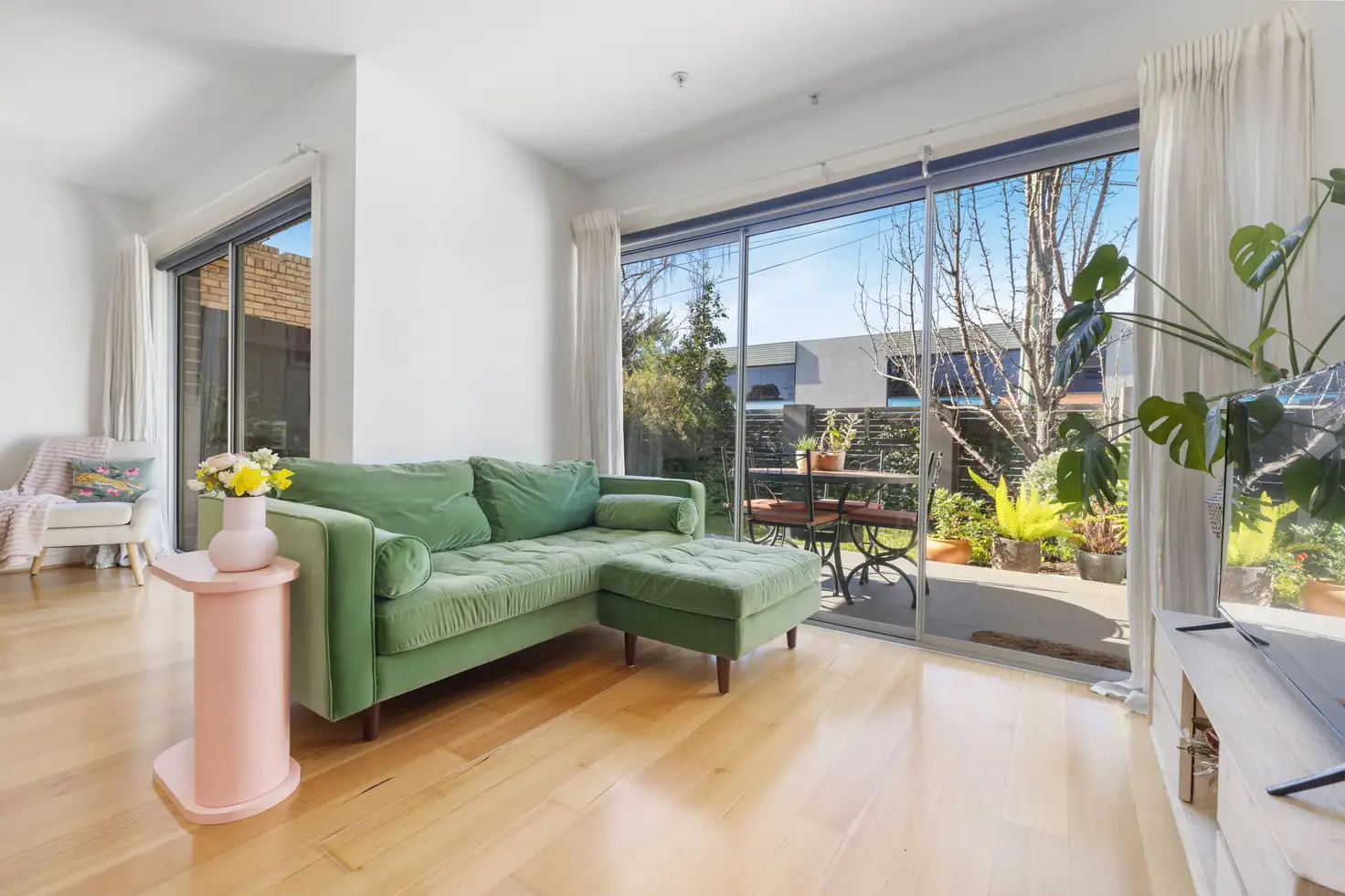Main view of Homely apartment listing, 1/5 Murrumbeena Road, Murrumbeena VIC 3163