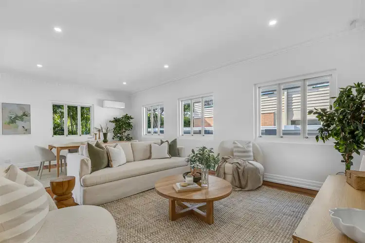 7 Rolle Street, Holland Park West QLD 4121