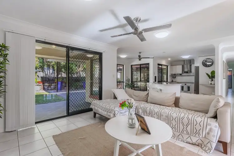 15 Glenroy Place, Parkinson QLD 4115