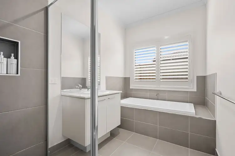 Fifth view of Homely house listing, 105 Reflections Crescent, Lara VIC 3212