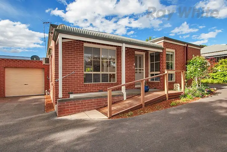 2/26 Dixon Avenue, Croydon VIC 3136