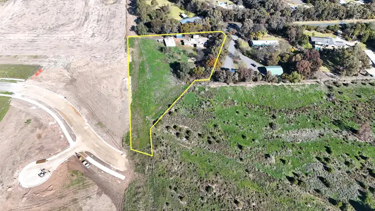 Fifth view of Homely house listing, 3 Landy Crescent, Swan Hill VIC 3585