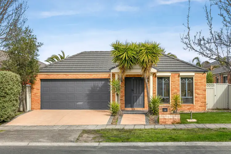 15 Pine Valley Rise, Craigieburn VIC 3064