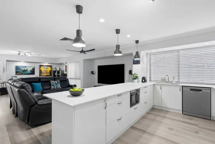 Third view of Homely house listing, 10 Ellendale Crescent, Daisy Hill QLD 4127