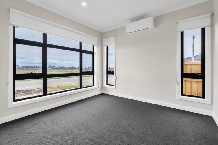 Fourth view of Homely house listing, 35 Rangeland Street, Mambourin VIC 3024