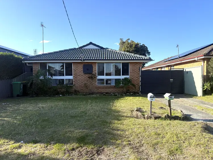 19 Mackenzie Avenue, Woy Woy NSW 2256
