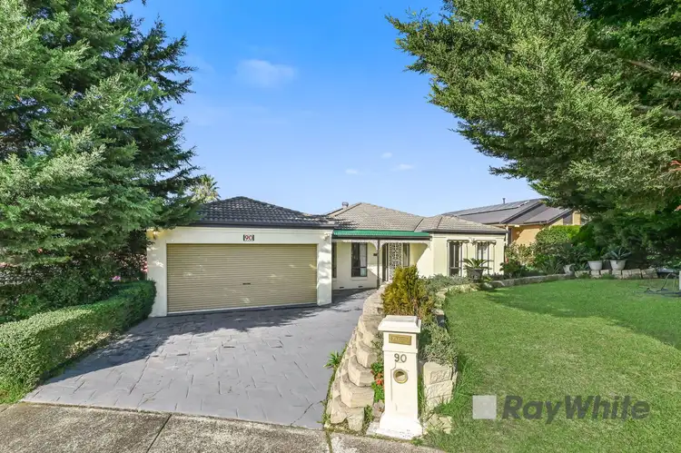 90 Justin Circuit, Hampton Park VIC 3976