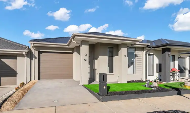 42 Palmdale Crescent, Mambourin VIC 3024