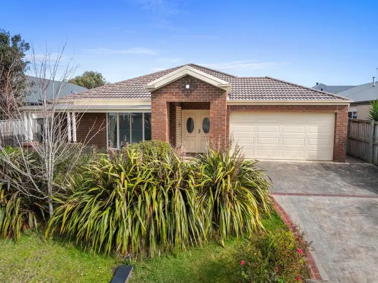 17 Queenscliff Drive, Inverloch VIC 3996