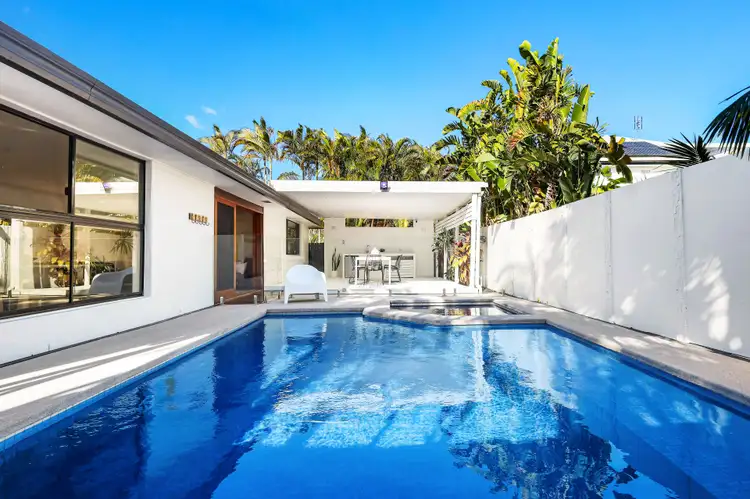 20 Sophie Avenue, Broadbeach Waters QLD 4218