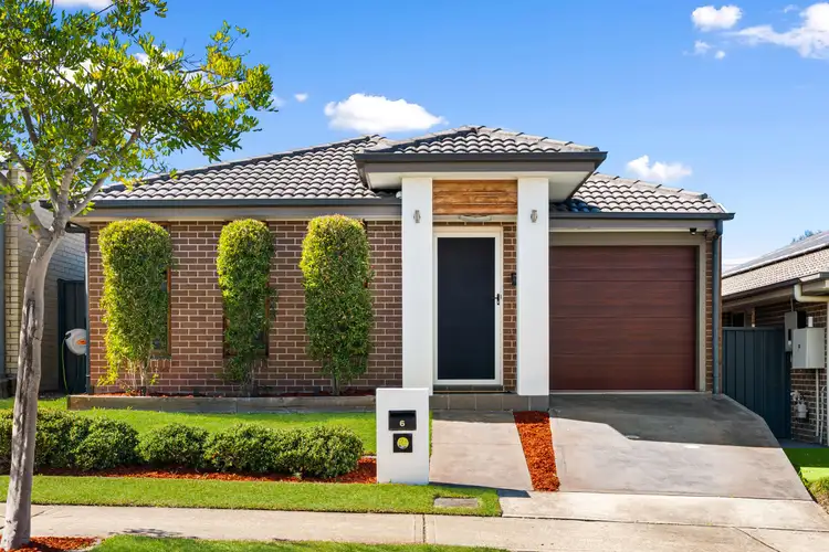 6 Cropton Street, Jordan Springs NSW 2747
