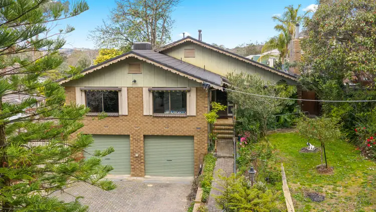 8 Orchard Avenue, Eltham North VIC 3095