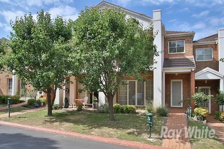 12 Illowra Walk, Blackburn South VIC 3130