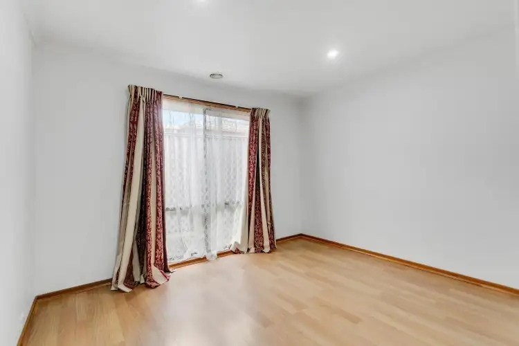 Fifth view of Homely house listing, 8 Laurel Crescent, Carrum Downs VIC 3201
