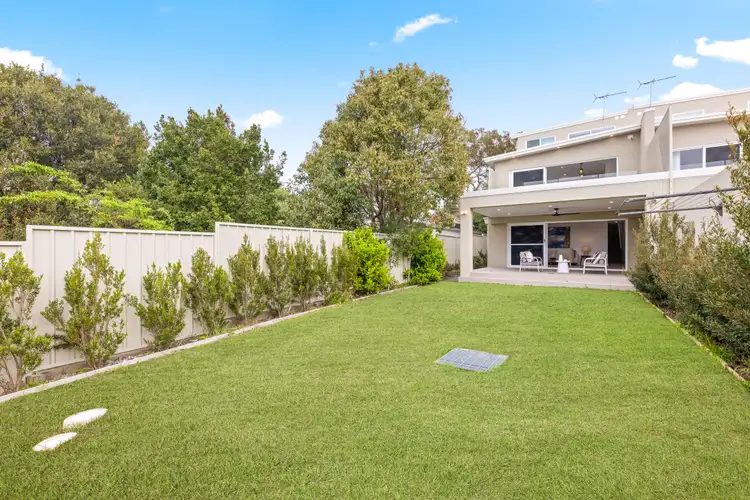 2B Henry Avenue, Sylvania NSW 2224