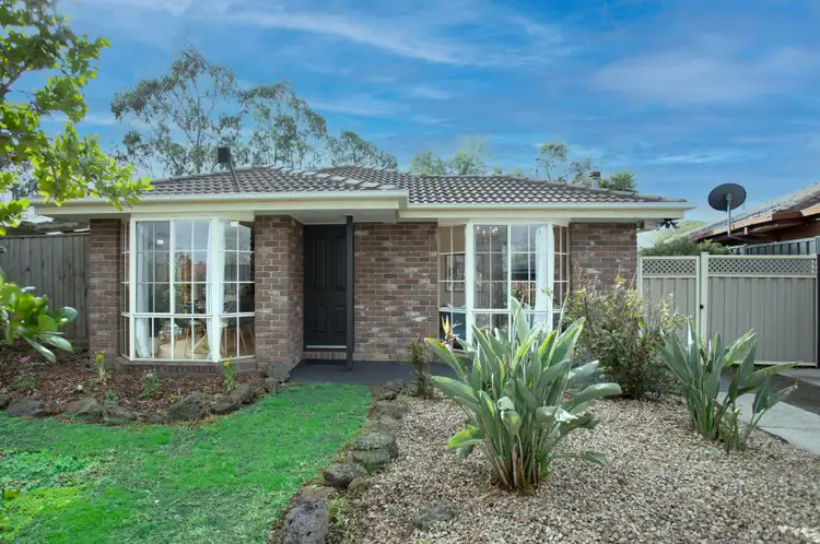 8 Berala Place, Mill Park VIC 3082