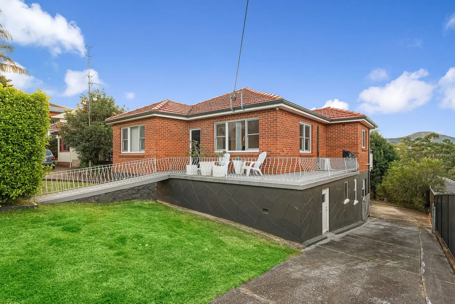 Main view of Homely house listing, 10 Beverley Avenue, Unanderra NSW 2526