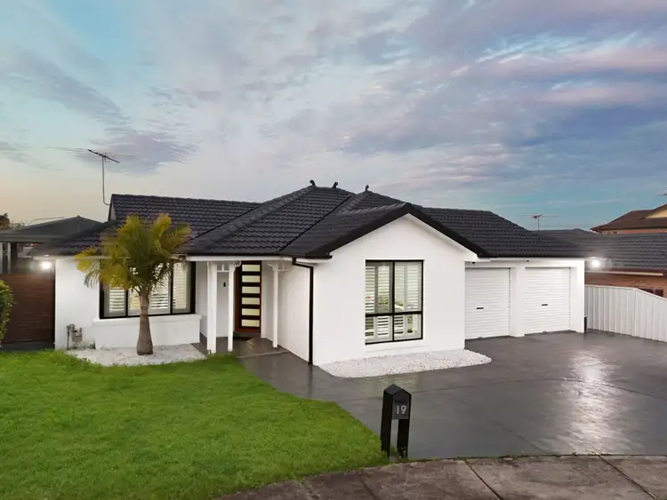 19 Port Macquarie Avenue, Hoxton Park NSW 2171