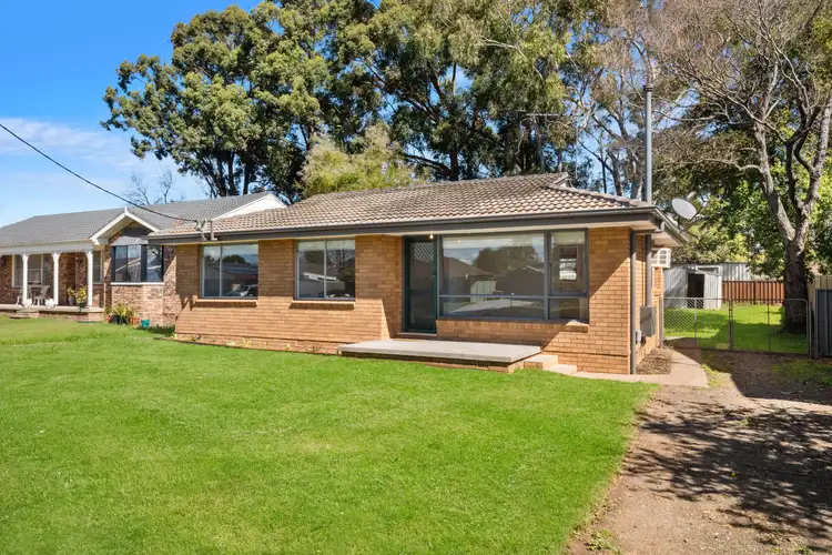 6 Thompson Avenue, Hobartville NSW 2753