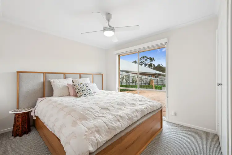 Sixth view of Homely house listing, 2/8 Sylvia Grove, Ringwood VIC 3134