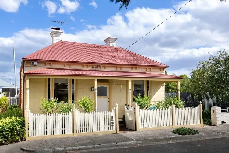 6 Elizabeth Street