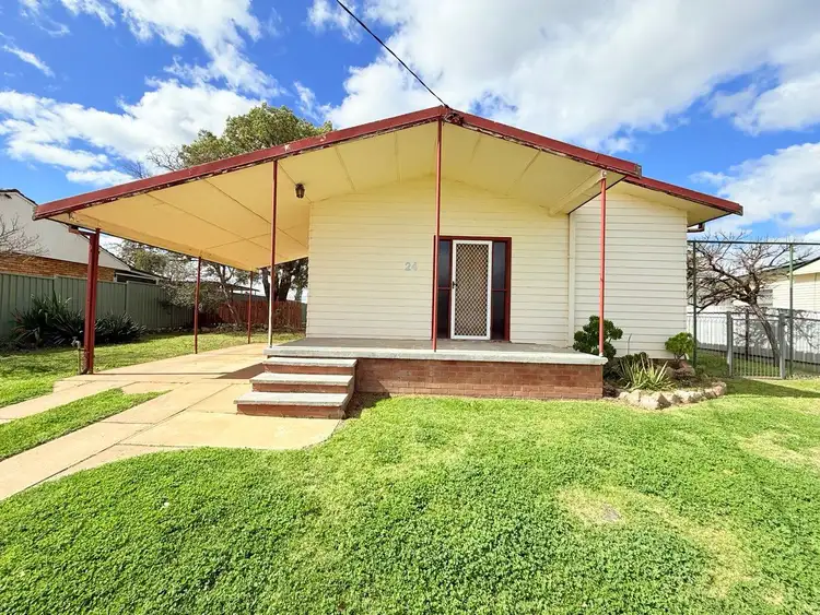 24 McGregor Street, Condobolin NSW 2877