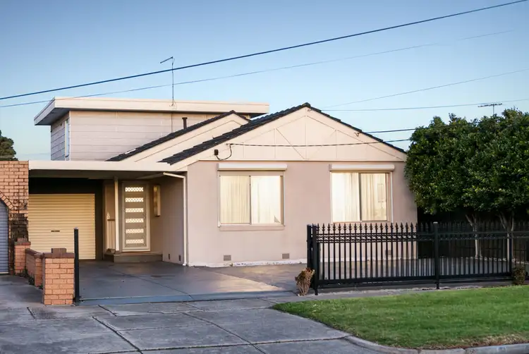 19 Rosebery Street, Altona Meadows VIC 3028