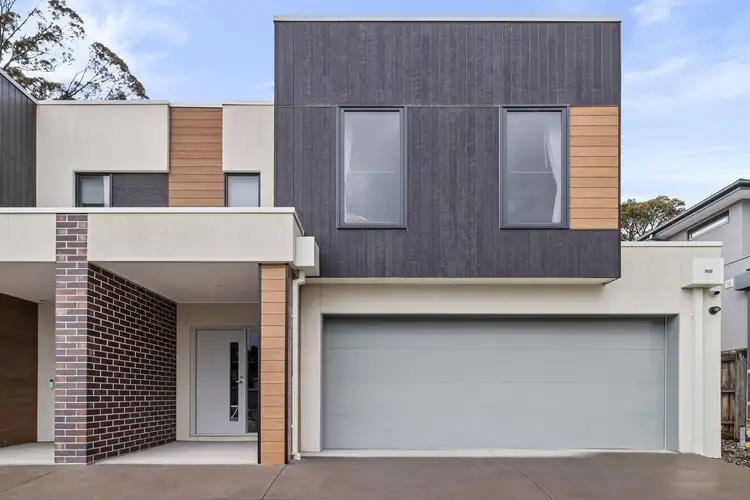 2 Simmons Court, Chirnside Park VIC 3116