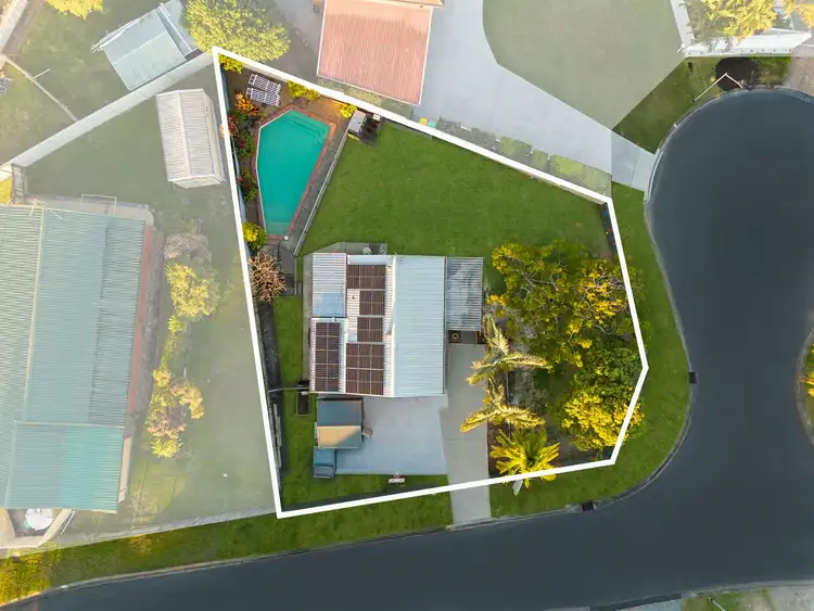 13 Norseman Crescent