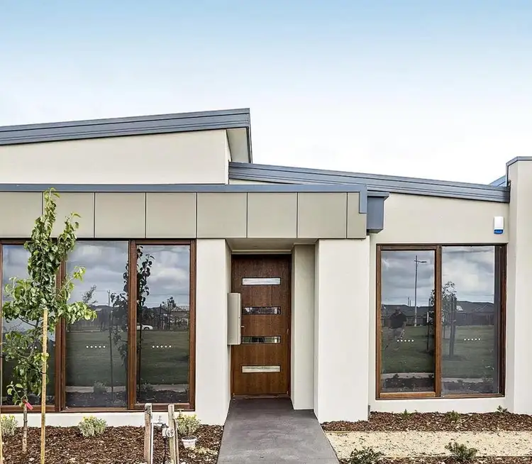 7 WANDANA Walk, Truganina VIC 3029